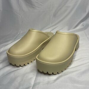 Sole Mates Platforms Shoes Beige Womens Size 8